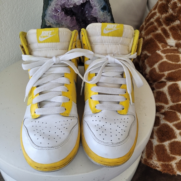 VINTAGE NIKE AIR FORCE ONE HIGH YELLOW WHITE Size 7.5 - Picture 2 of 9